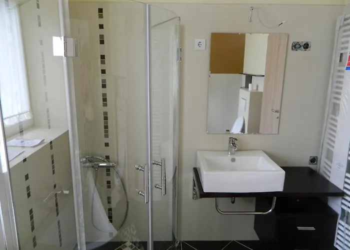 Lux * بالاتونفوريد